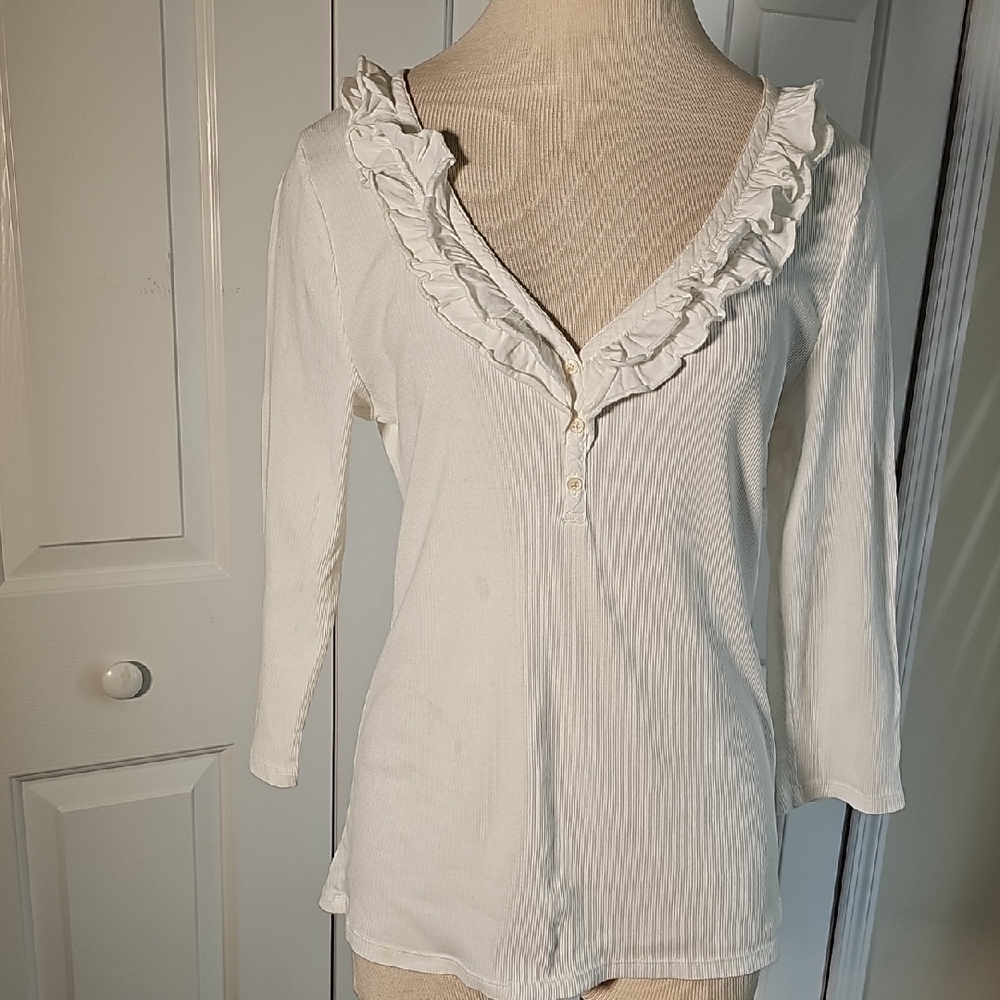 Ralph Lauren Green Tag Elegant White Ruffle V-Neck Women's Top. Size Large‎